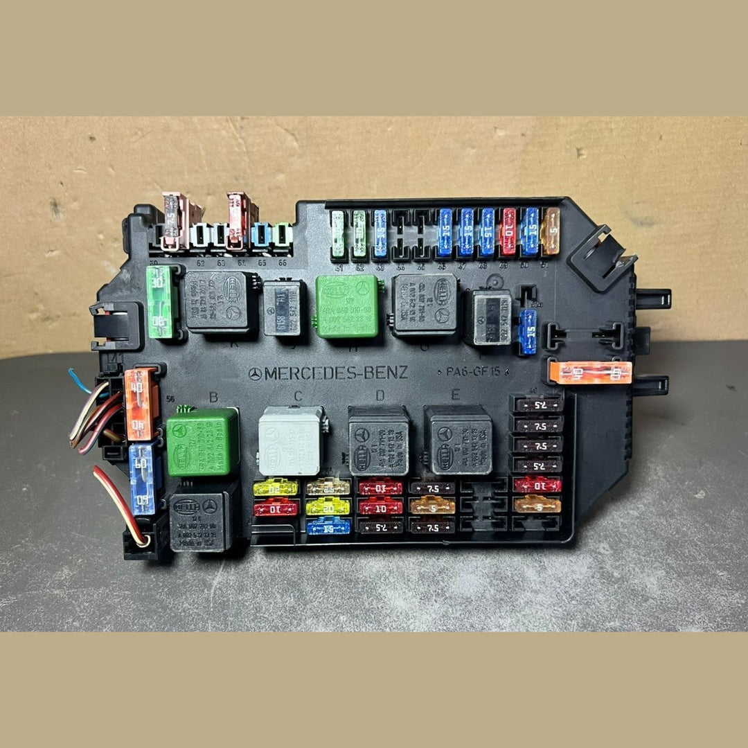Mercedes W221 S-Class Front Fuse Relay Box SAM Control A221 5403150  A2215402862