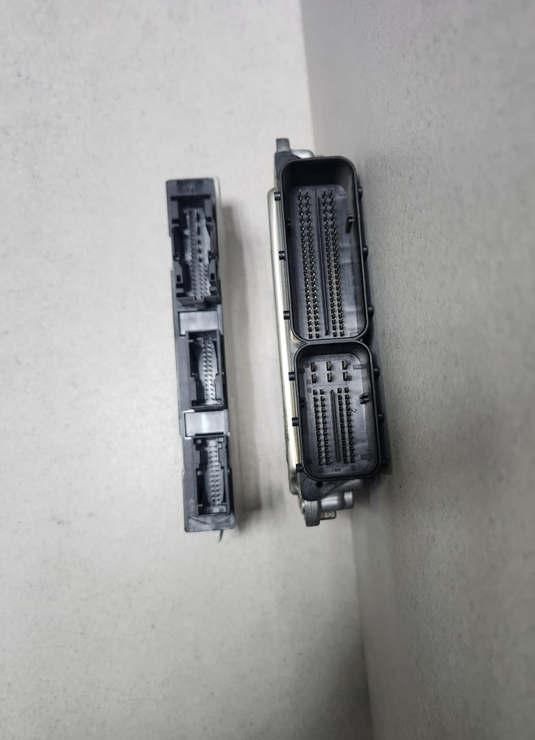 BMW Engine Control Unit DDE8574380 F10 F11 520D DIESEL X3 F25 ECU SET