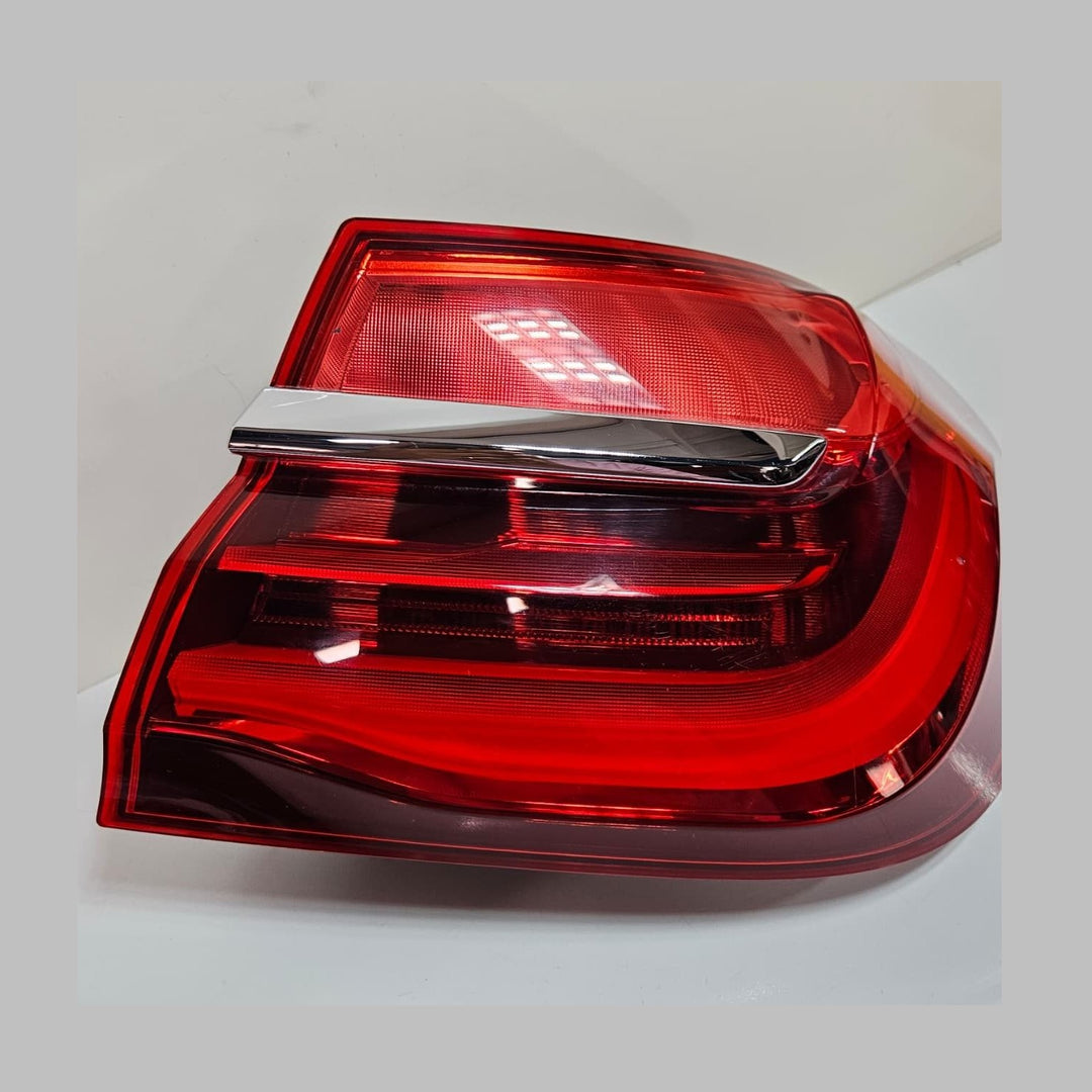 2016-2019 BMW  7-Series G11 G12 750i xDrive Rear Right Side Tail Light 7342964