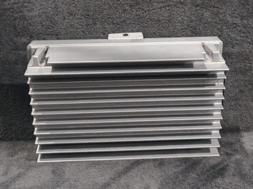 BMW 320i 328i 335i F30 AUDIO AMPLIFIER MODULE UNIT AMB -HIFI   OEM - 9282666
