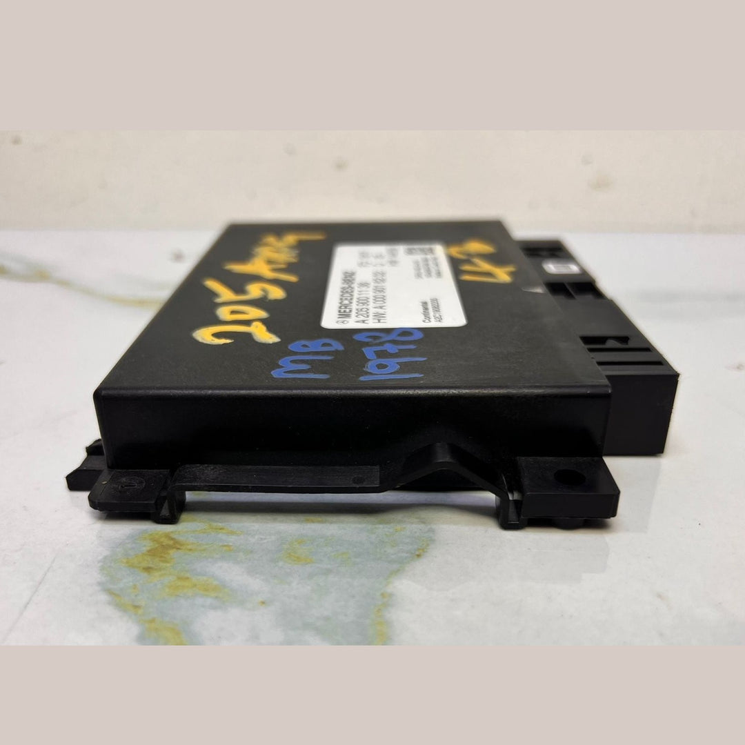Mercedes-Benz Transmission Control Unit A 205 9001136 W205 C-Class