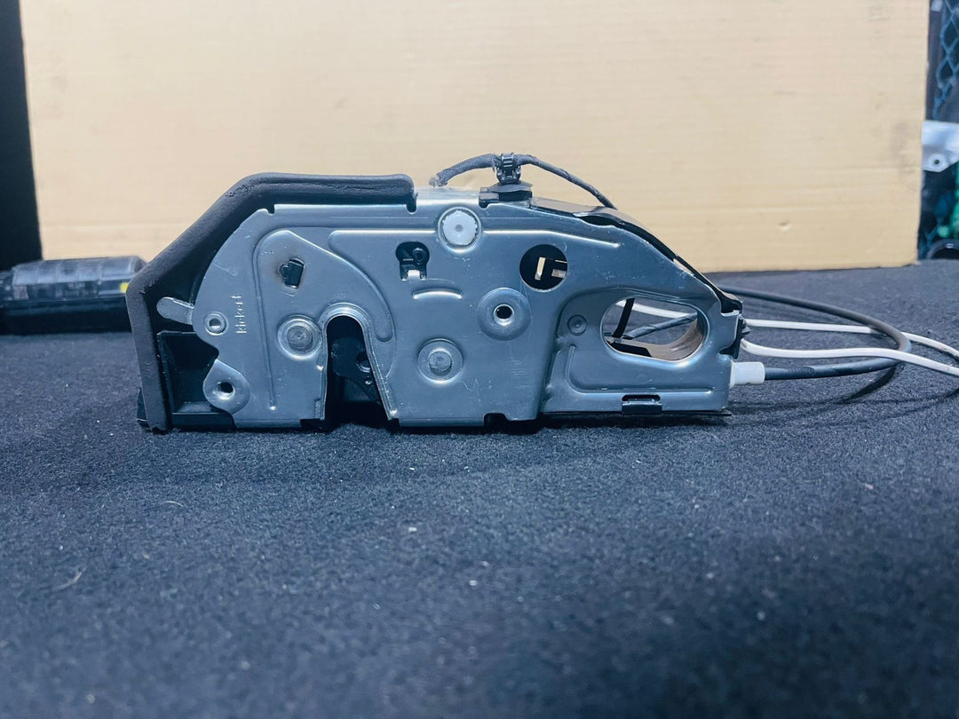 BMW F07 GT 2010-13 OEM Lock Complete Rear Right
7149448