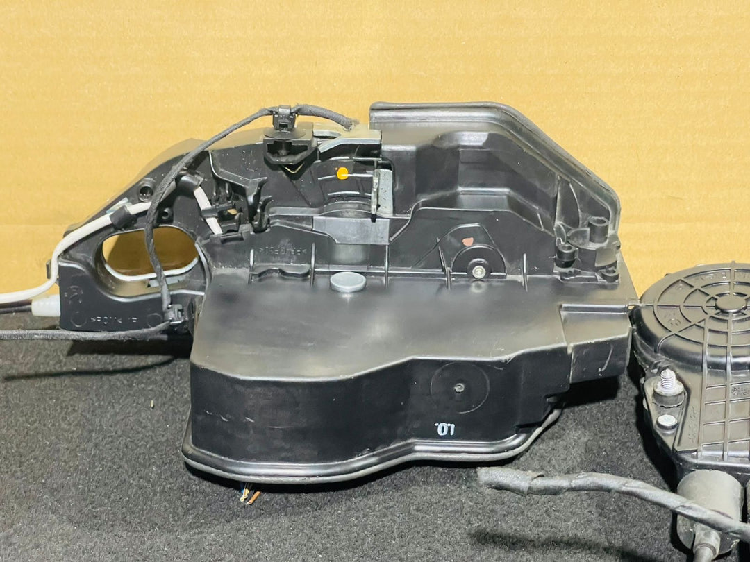 BMW F07 GT 2010-13 OEM Lock Complete Rear Right
7149448