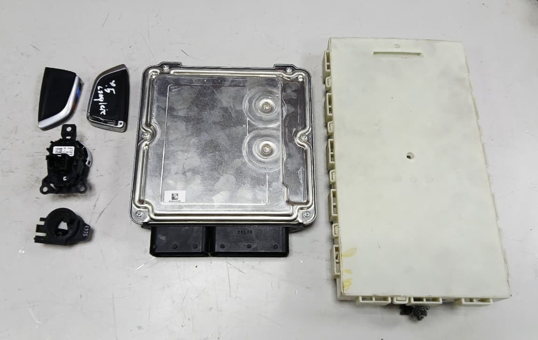 BMW X5 M50dX F15 2015 N57X ENGINE CONTROL UNIT SET DDE 8585384