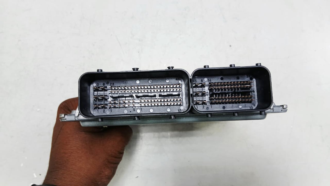 وحدة التحكم الإلكترونية لمحرك BMW Z4 2.5i E85 N52 (DME MSV70 7571510) 