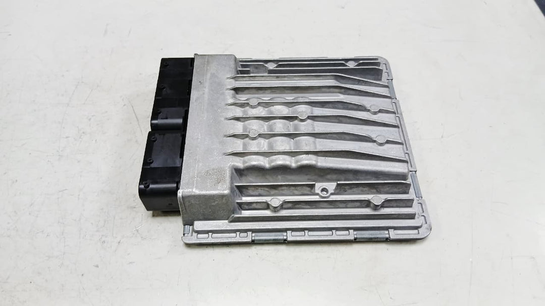 وحدة التحكم الإلكترونية لمحرك BMW Z4 2.5i E85 N52 (DME MSV70 7571510) 