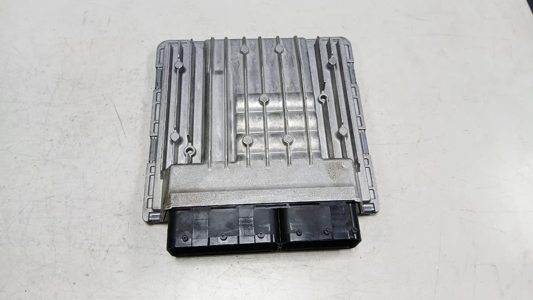 وحدة التحكم الإلكترونية لمحرك BMW Z4 2.5i E85 N52 (DME MSV70 7571510) 