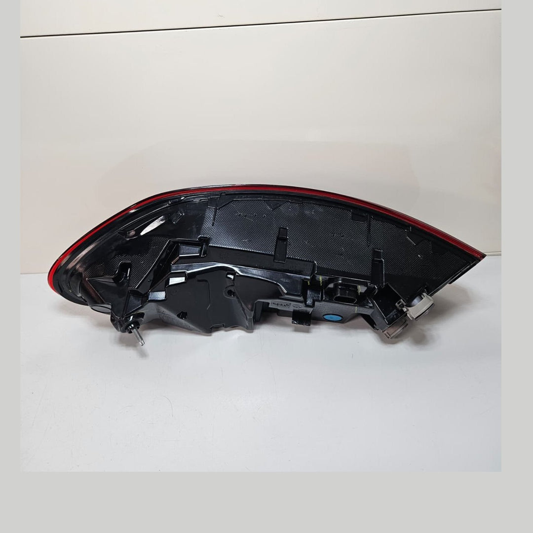 2019 BMW X6 G06 LCI Taillight Led Side Panel Left 7421113