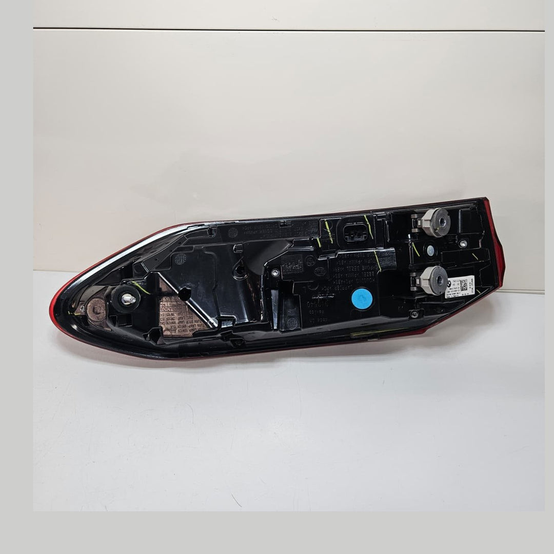 2019 BMW X6 G06 LCI Taillight Led Side Panel Left 7421113