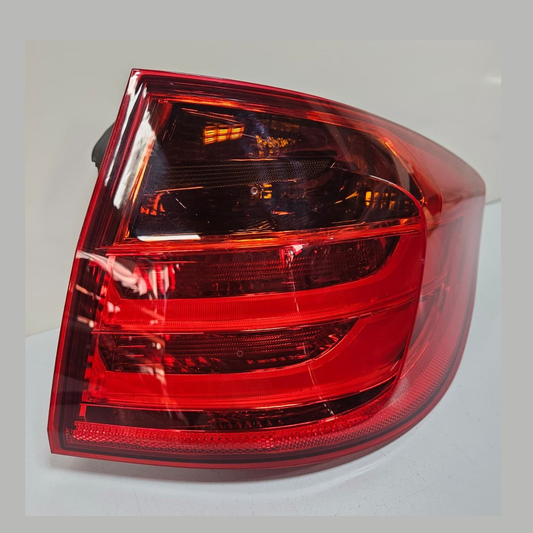 OEM BMW 3-Series F31 Rear Right Taillight Lamp 7259902 USED