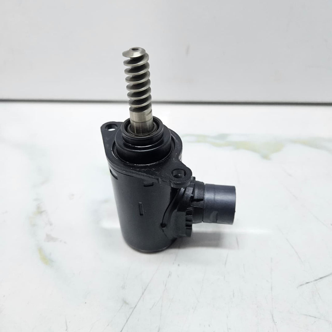 2017-2019 BMW 430i F22, F23, F40, F45, F52 Eccentric Shaft Actuator 8652738 USED