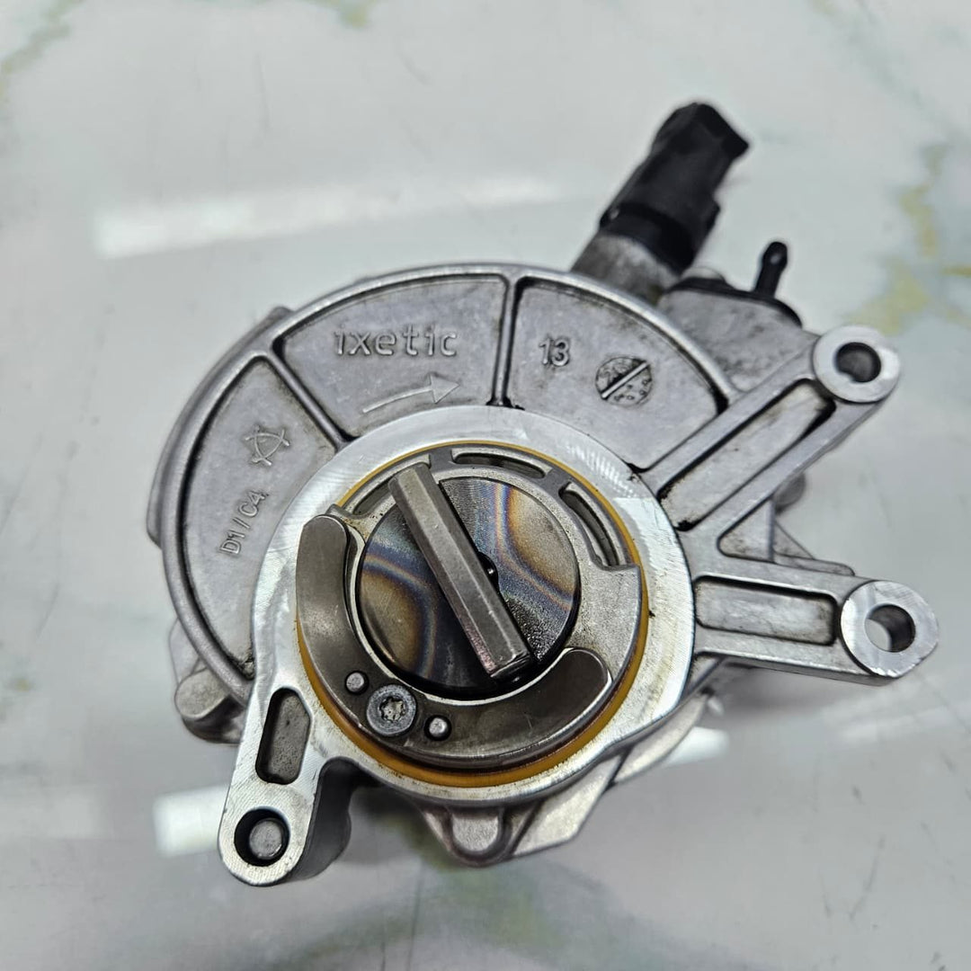 2011-2017 BMW F01, F06, F07, F10,550i GT xDrive Vacuum Pump 8605976 5 6 7 SERIES