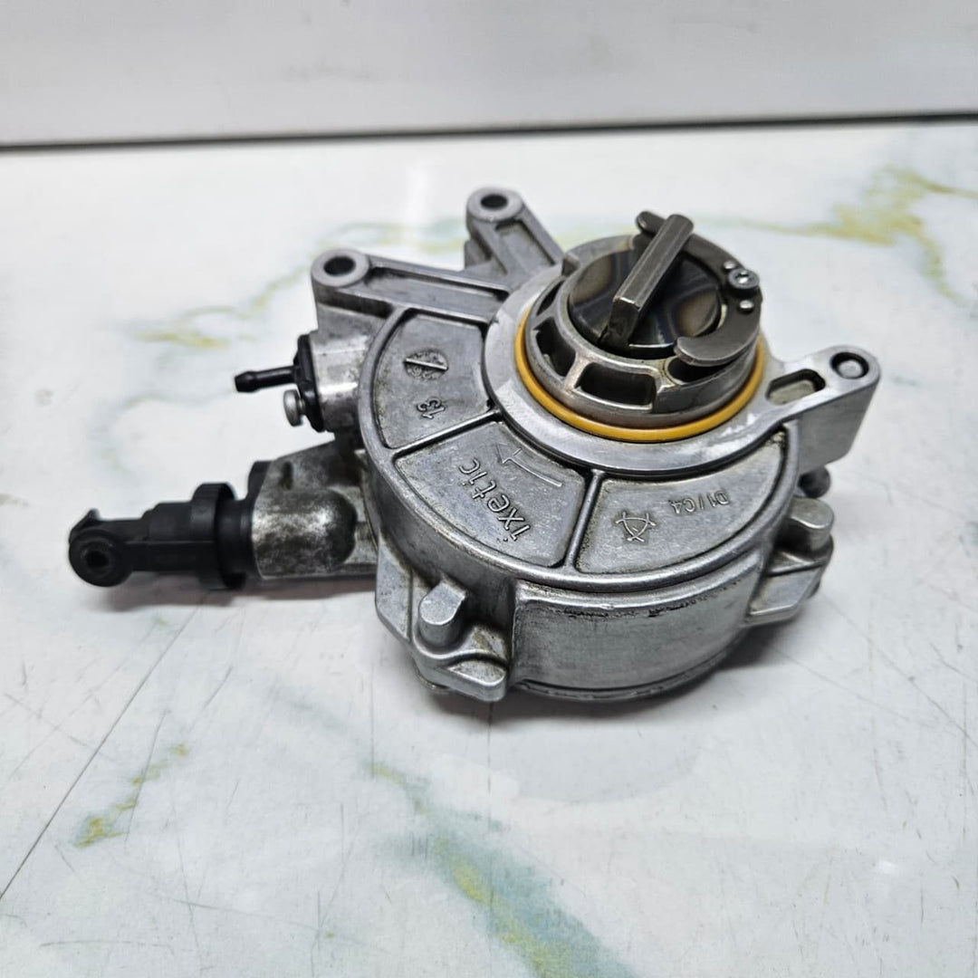2011-2017 BMW F01, F06, F07, F10,550i GT xDrive Vacuum Pump 8605976 5 6 7 SERIES