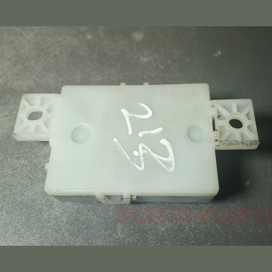 وحدة التحكم في إضاءة المقصورة الداخلية لسيارة مرسيدس بنز W213، رقم القطعة A213 9009712، أصلية من الشركة المصنعة.