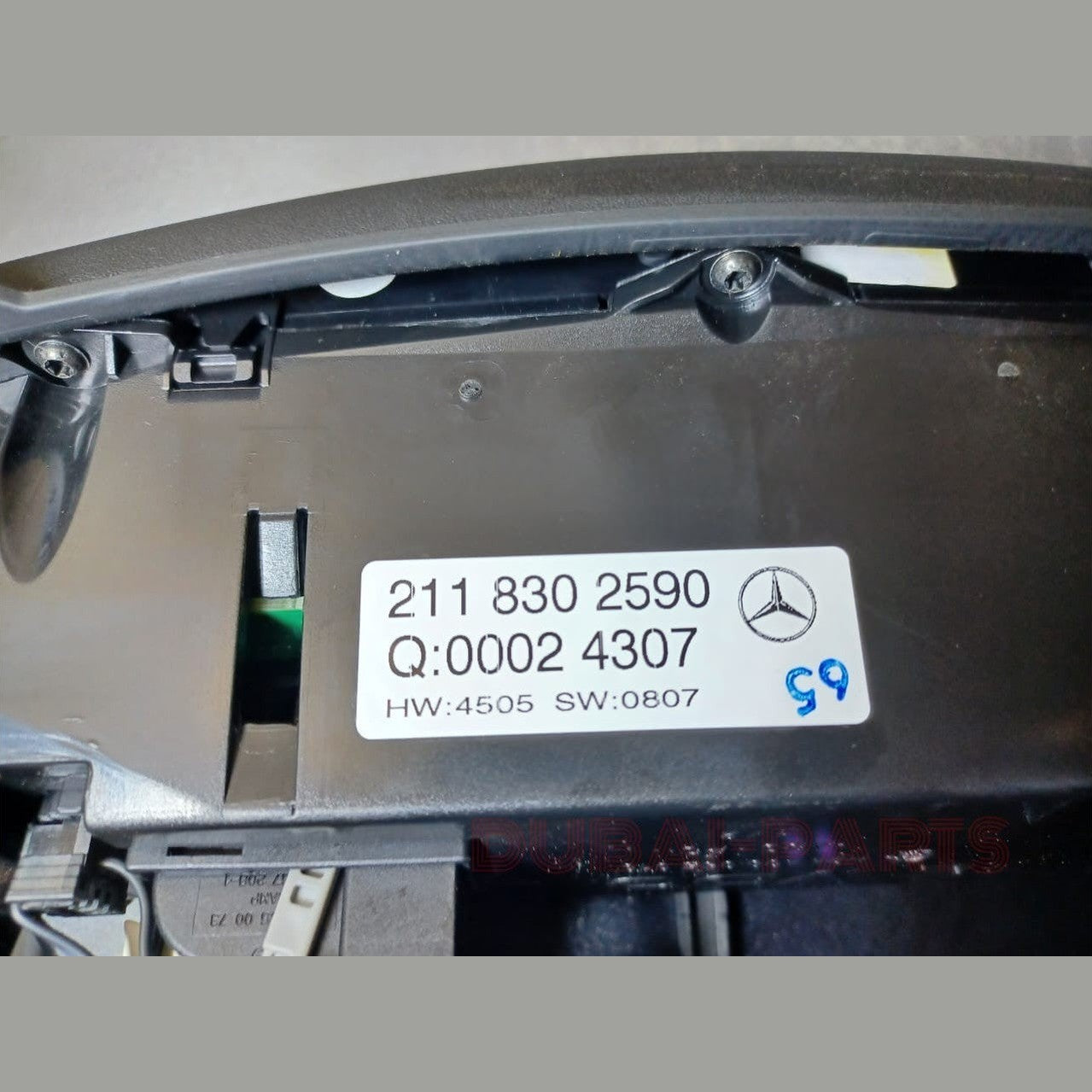 2004-2009 Mercedes-Benz W211 E350 Center Dash AC Heater Air Vent Switch Control Trim A211 8302590 OEM