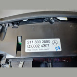 2004-2009 Mercedes-Benz W211 E350 Mittelkonsole Armaturenbrett Lüftungsgitter Schalterblende A211 8302590 OEM