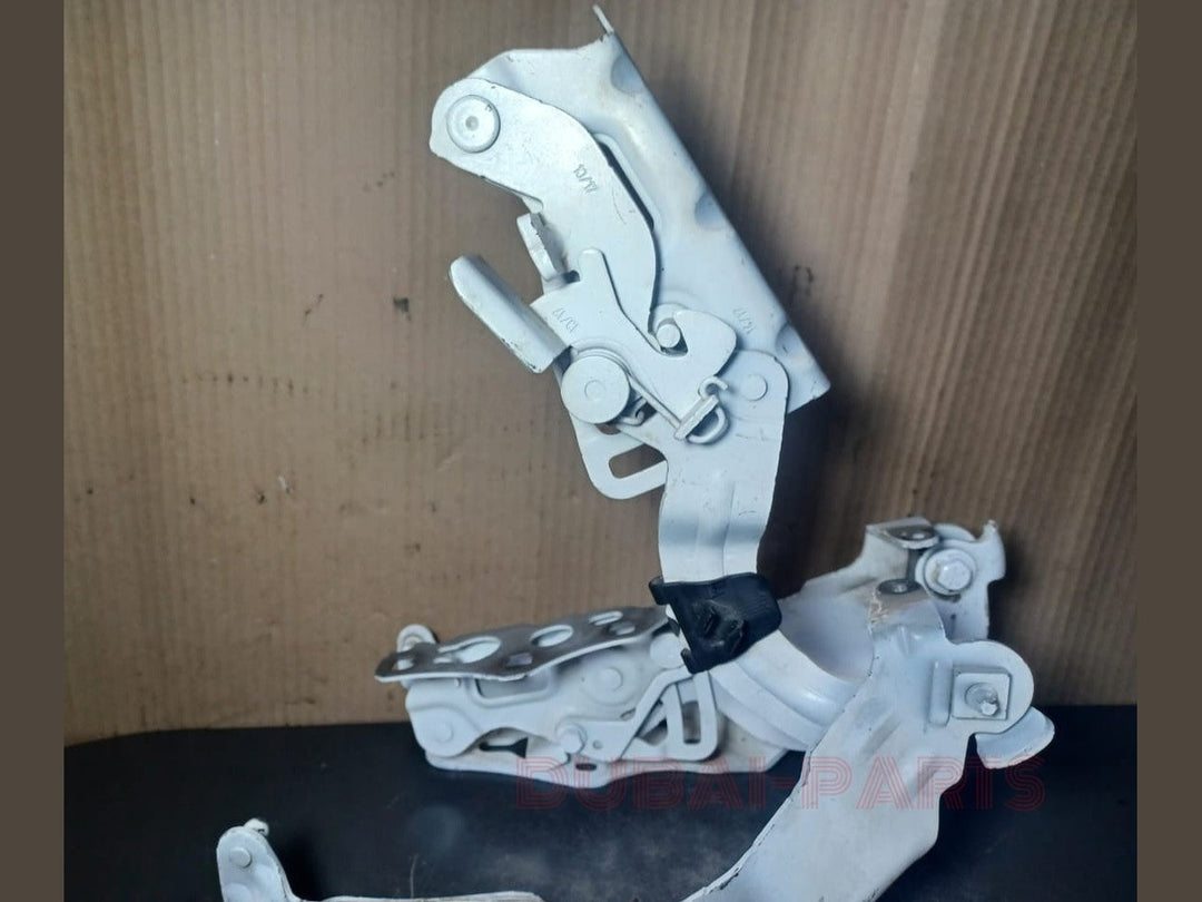 2015-2020 MERCEDES-BENZ C-CLASS W205 DRIVER/PASSENGER LEFT/RIGHT HOOD HINGE BRACKET WHITE SET