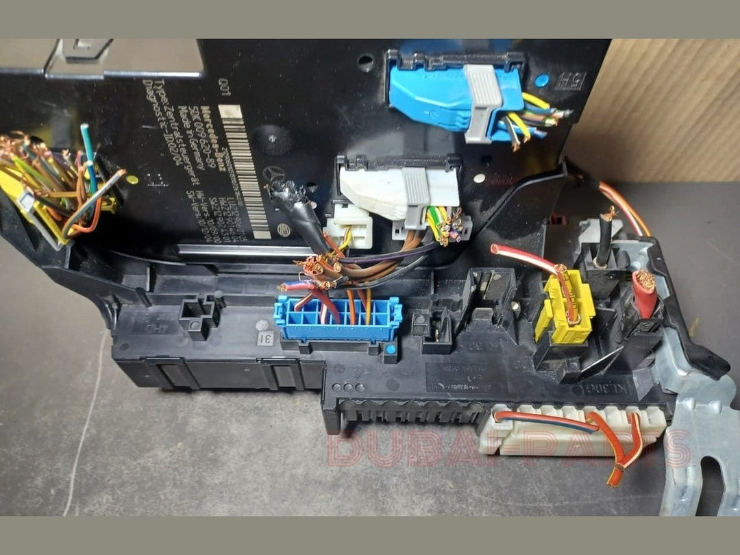 2010-2016 Mercedes-Benz W212 E350 E550 Rear Fuse Relay Box SAM Assembly A212 9000105 OEM