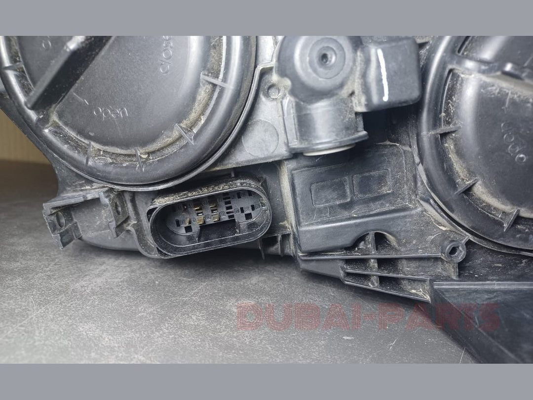 2015-2018 Mercedes Benz C-Class W205 C300 Front Left Head Light A205 9066902 little Scratch