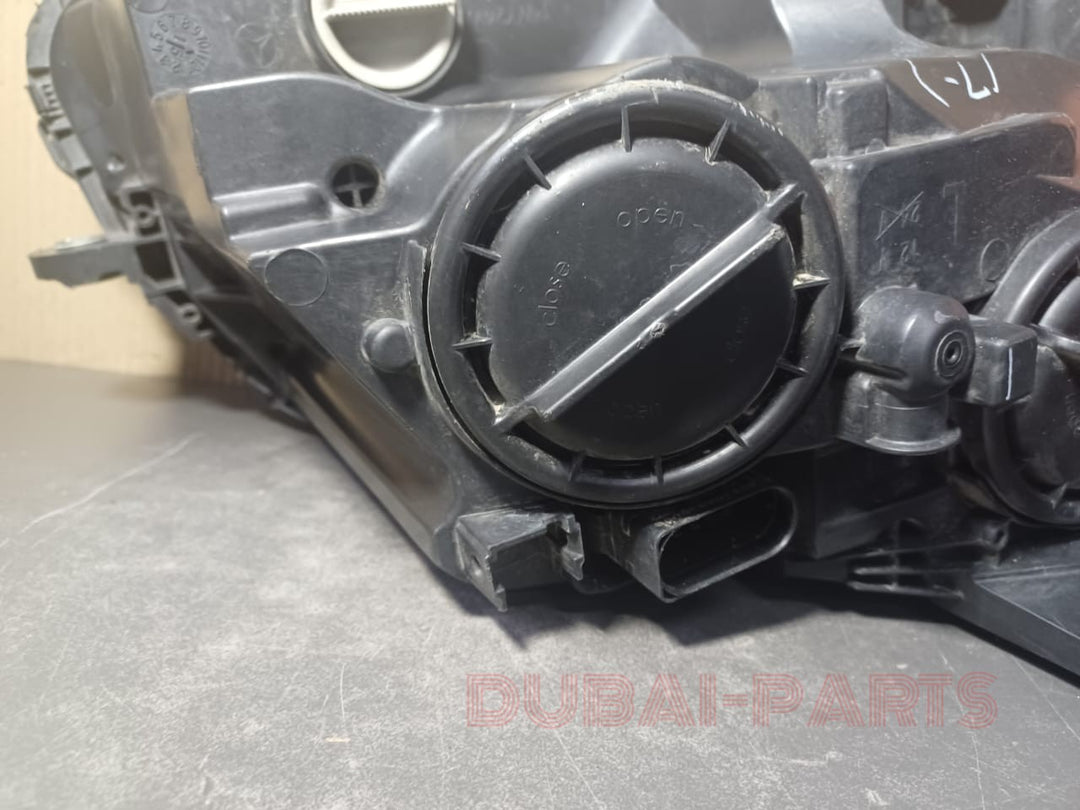 2015-2018 Mercedes Benz C-Class W205 C300 Front Left Head Light A205 9066902 little Scratch
