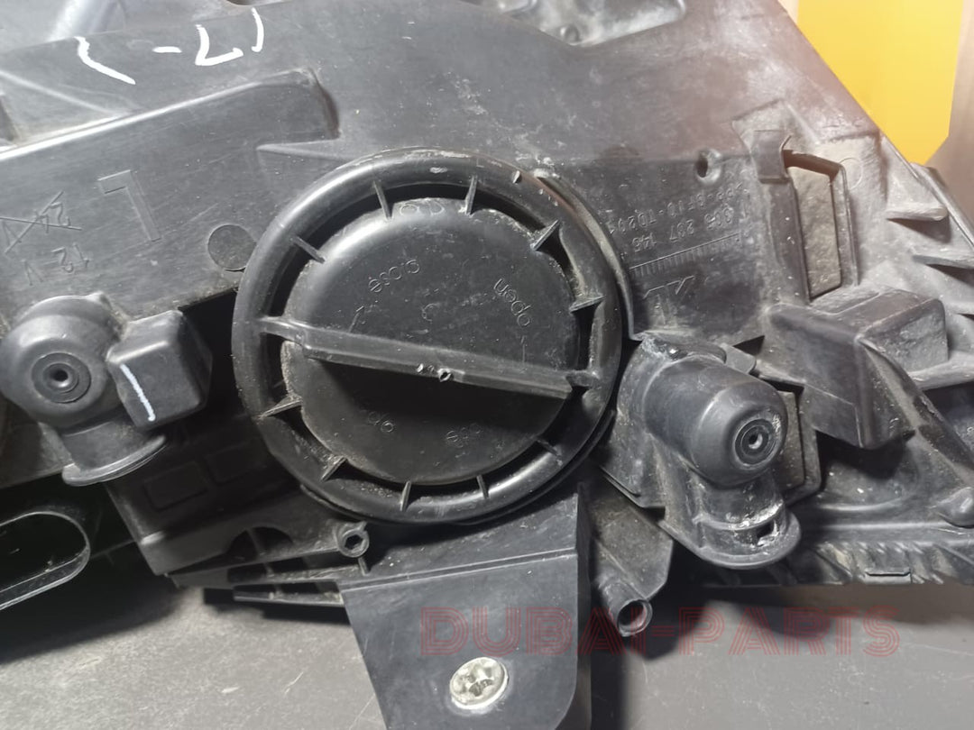 2015-2018 Mercedes Benz C-Class W205 C300 Front Left Head Light A205 9066902 little Scratch