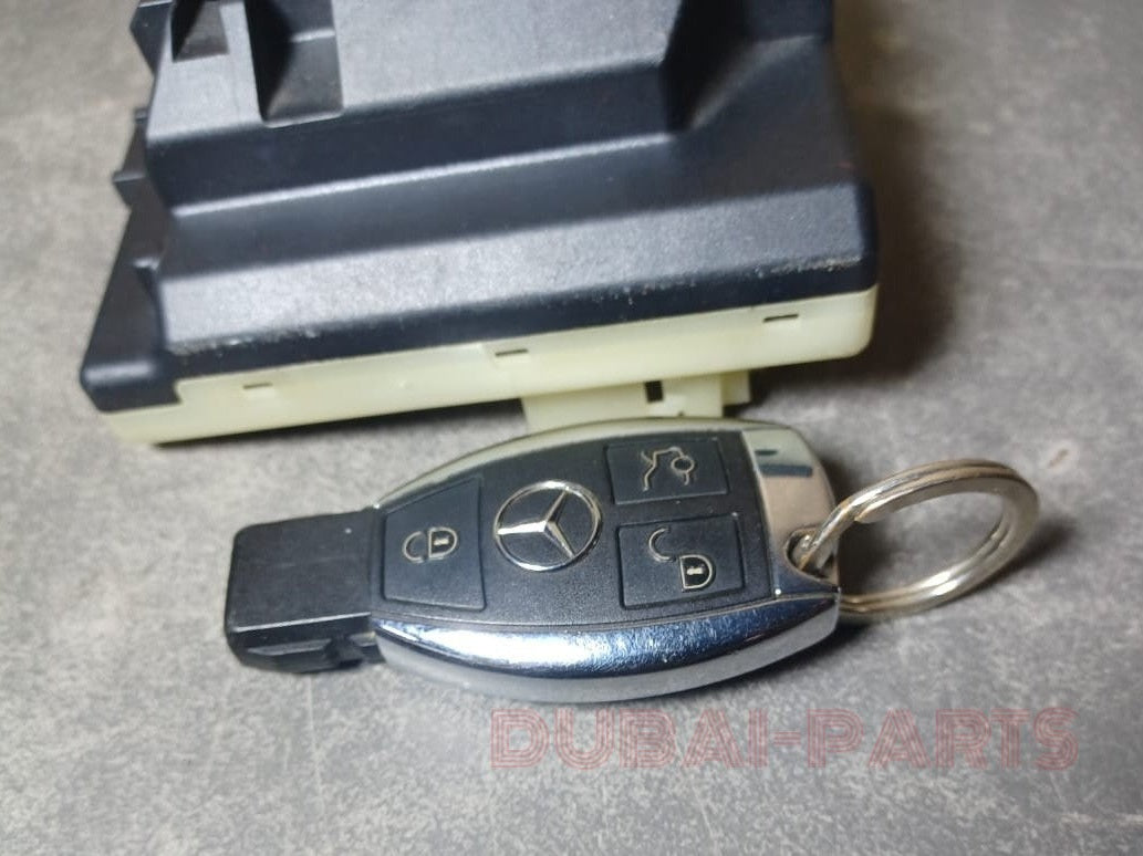 2017 MERCEDES-BENZ W205 C-CLASS IGNITION START STOP SWITCH MODULE BUTTON WITH KEY OEM