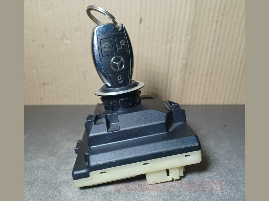 2017 MERCEDES-BENZ W205 C-CLASS IGNITION START STOP SWITCH MODULE BUTTON WITH KEY OEM