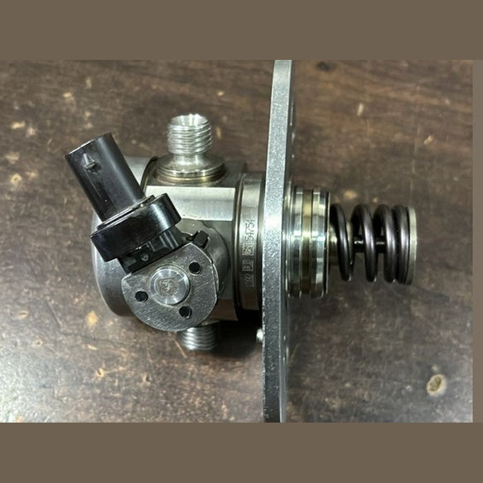 OEM 2019 - 2023 BMW G20 G30 330i B46 D 2.0L HIGH PRESSURE FUEL PUMP 8631642