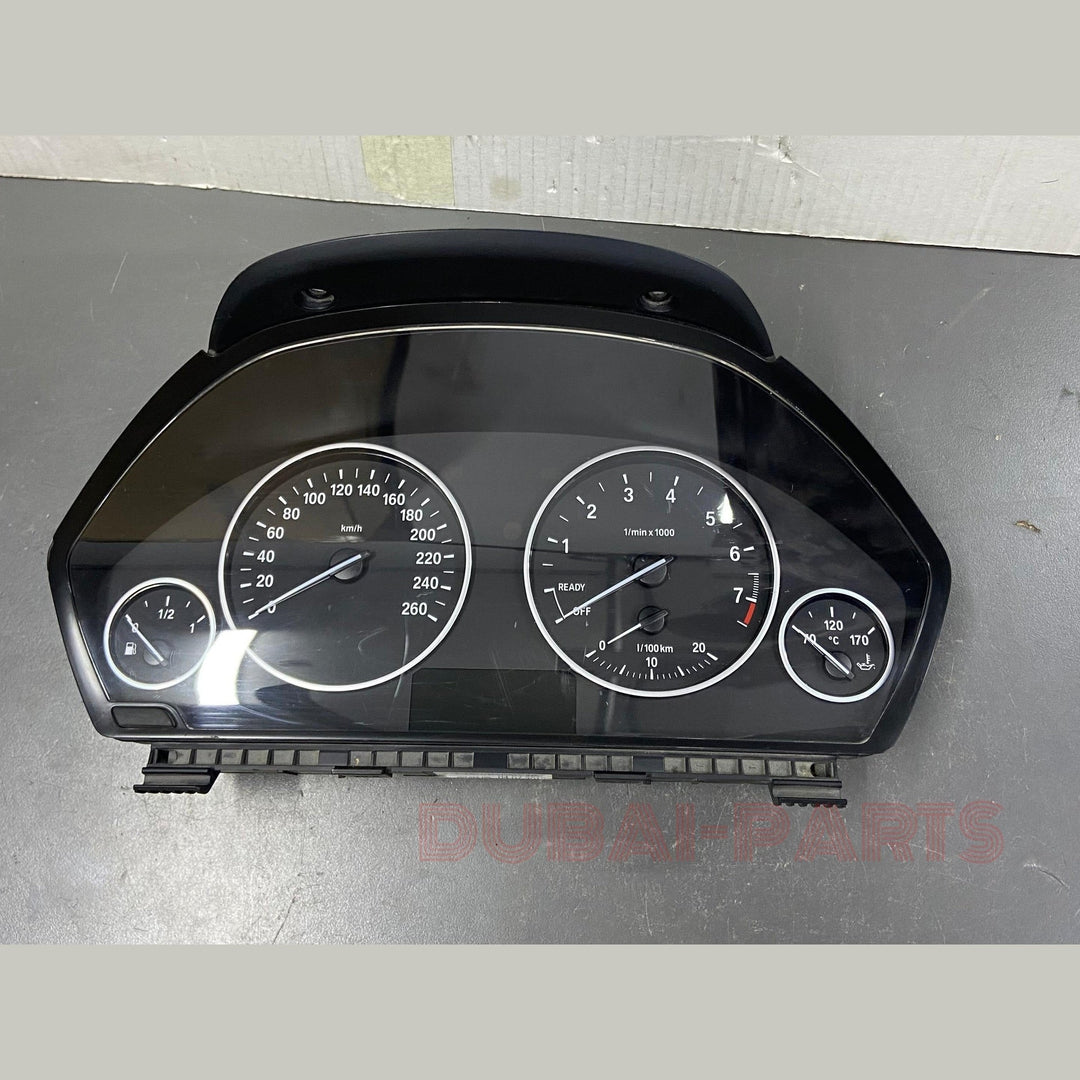 لوحة عدادات أصلية من BMW F30 F31 F34 F32 F33 F36 KMH 9325590 مستعملة