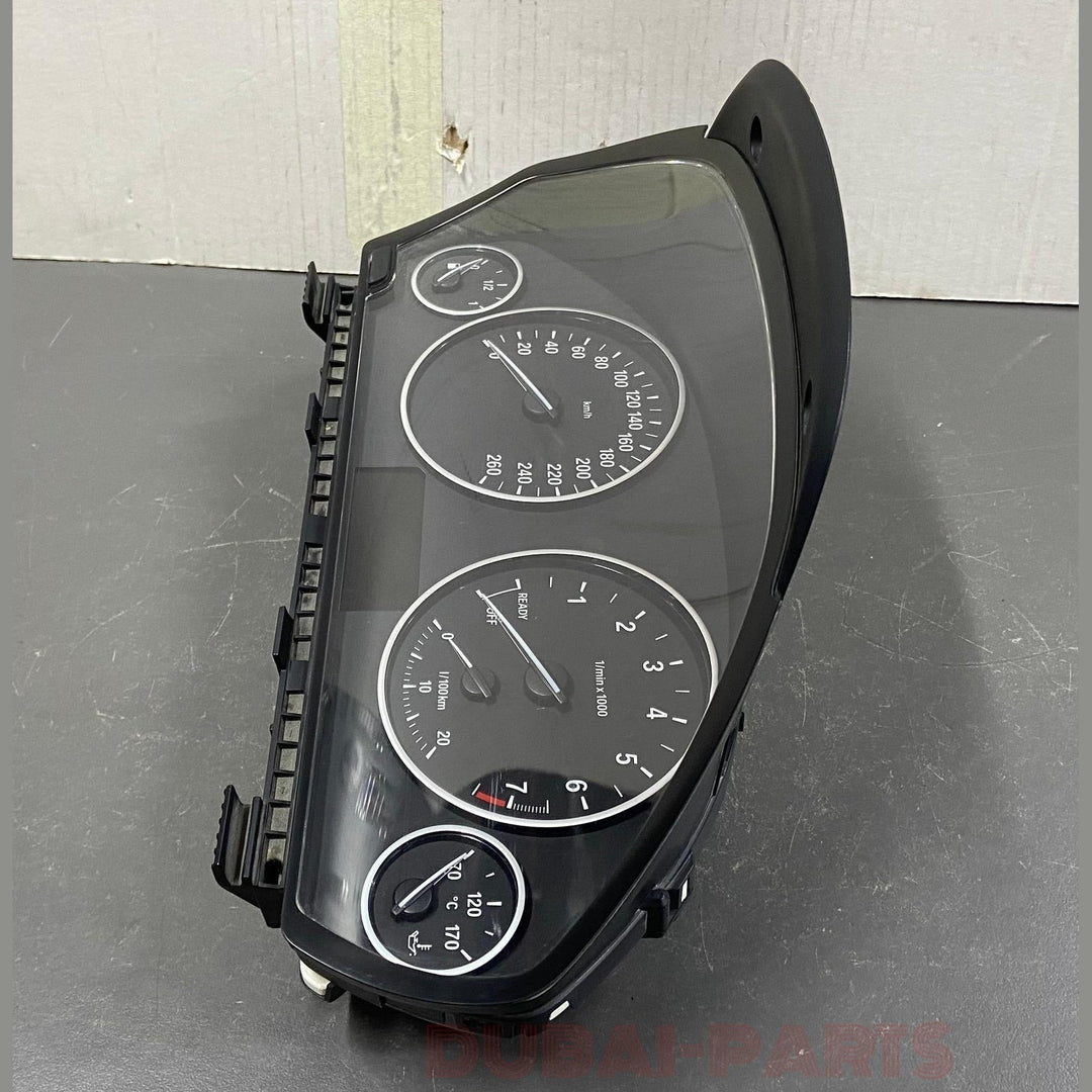 لوحة عدادات أصلية من BMW F30 F31 F34 F32 F33 F36 KMH 9325590 مستعملة