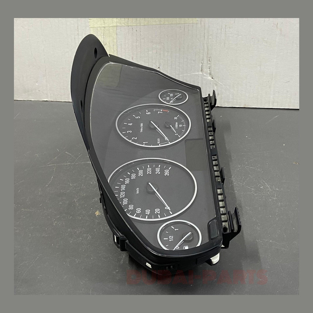 لوحة عدادات أصلية من BMW F30 F31 F34 F32 F33 F36 KMH 9325590 مستعملة