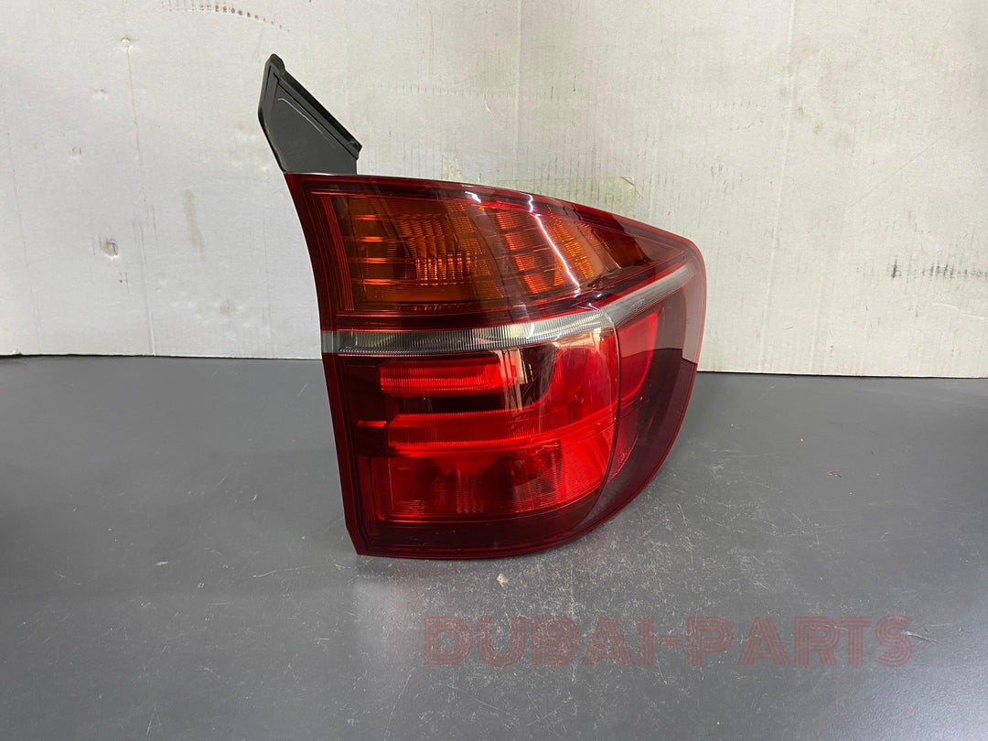 OEM BMW X5 E70 Xdrive30d M Sport 2012 Rear Tail Light Right Side 7227790 USED ITEM