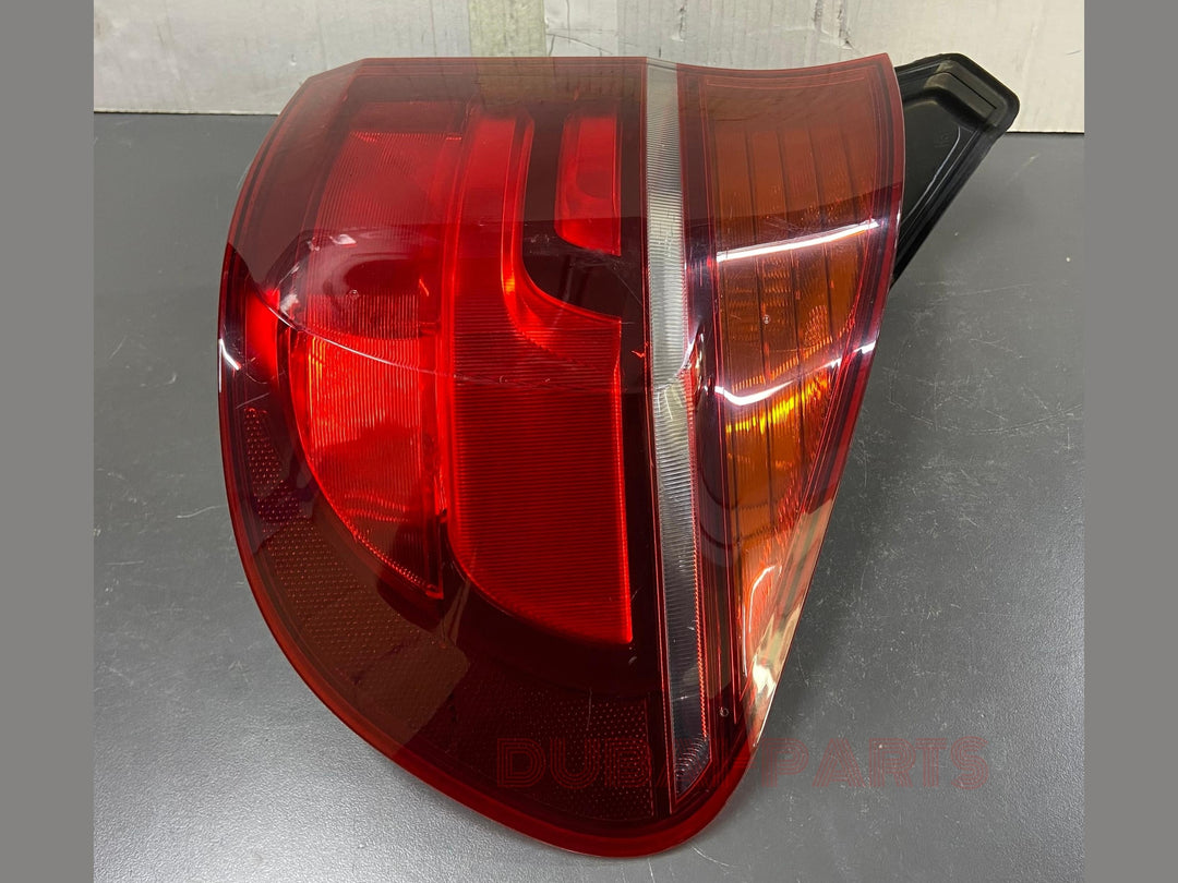 OEM BMW X5 E70 Xdrive30d M Sport 2012 Rear Tail Light Right Side 7227790 USED ITEM