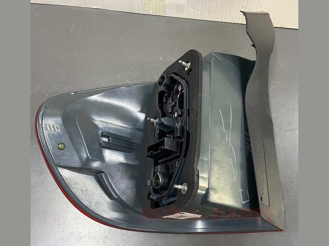 OEM BMW X5 E70 Xdrive30d M Sport 2012 Rear Tail Light Right Side 7227790 USED ITEM