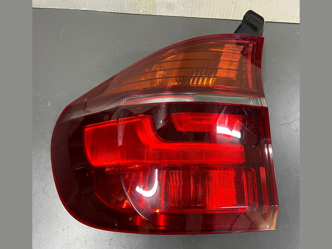 OEM BMW X5 70 Rear Taillight Back Left Passenger N/S Side LCI 7227789 USED item