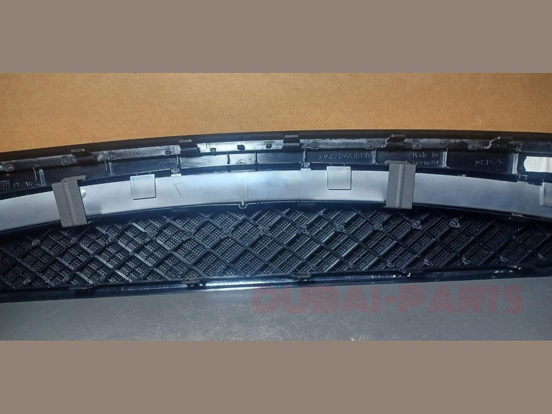10-16 Mercedes W212 E400 E550 Rear 3RD Third Brake Stop Light W/ Trim Black OEM