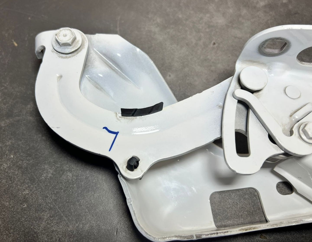 2015-2020 Mercedes-Benz E-Class W213 Front Left Side Bonnet Hinge A213 8800128