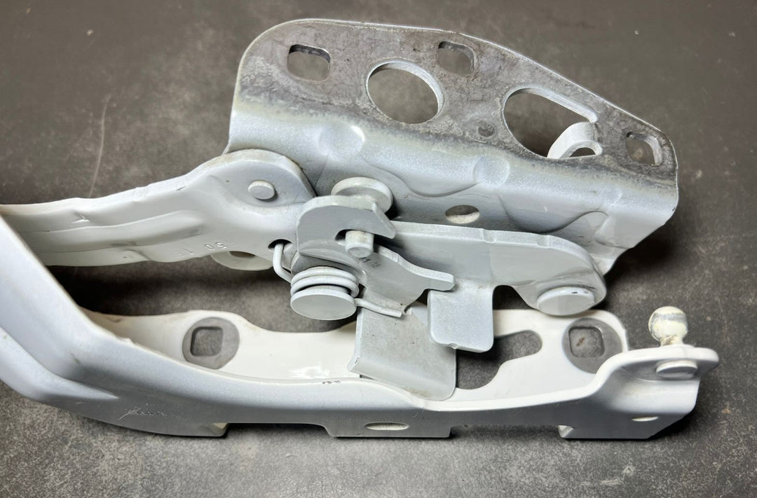 2015-2020 Mercedes-Benz E-Class W213 Front Right Side Bonnet Hinge A213 8800228