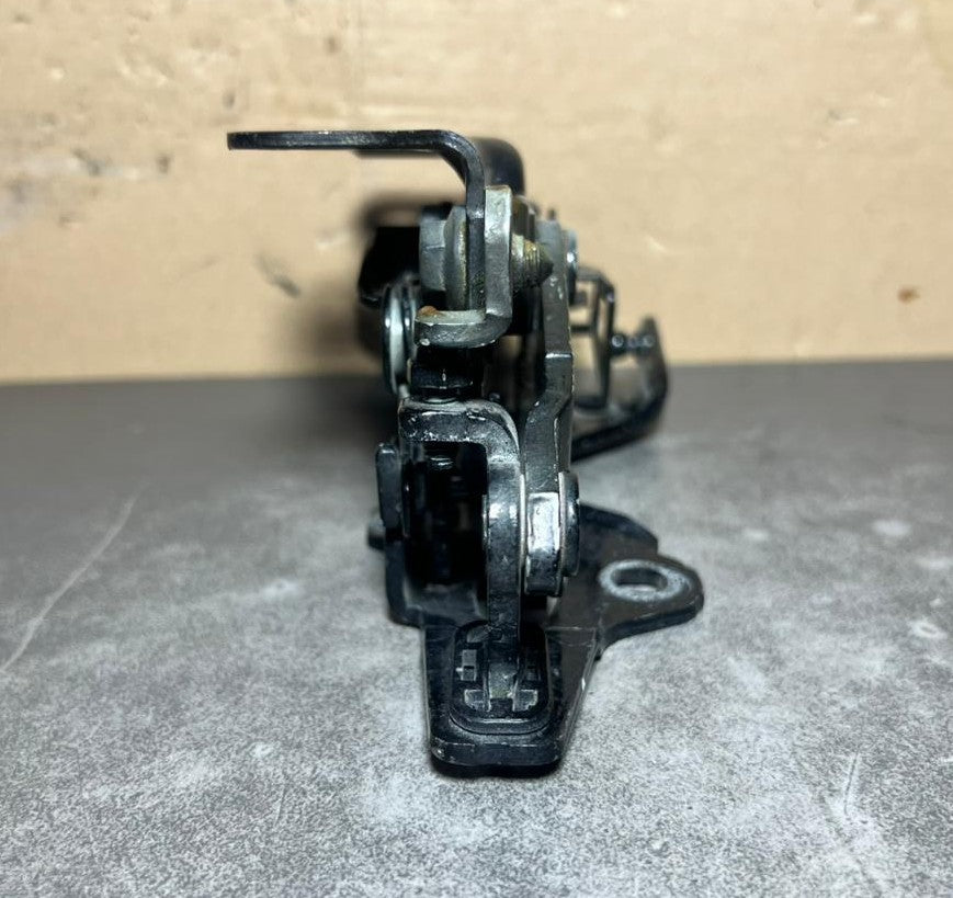 2015-2020 Mercedes-Benz S-Class W222 Front Right Side Bonnet Hinge A222 8800228