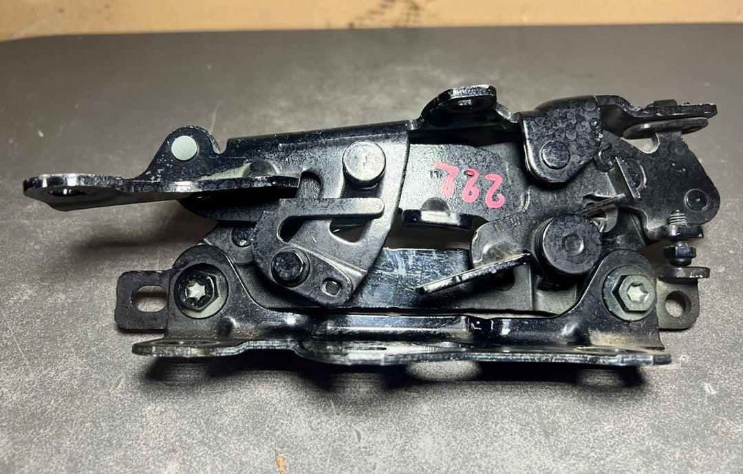 2015-2020 Mercedes-Benz S-Class W222 Front Left Side Bonnet Hinge A222 8800128