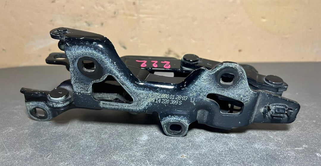 2015-2020 Mercedes-Benz S-Class W222 Front Left Side Bonnet Hinge A222 8800128