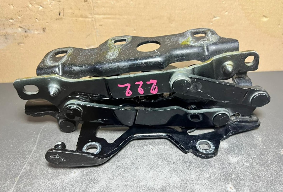 2015-2020 Mercedes-Benz S-Class W222 Front Left Side Bonnet Hinge A222 8800128
