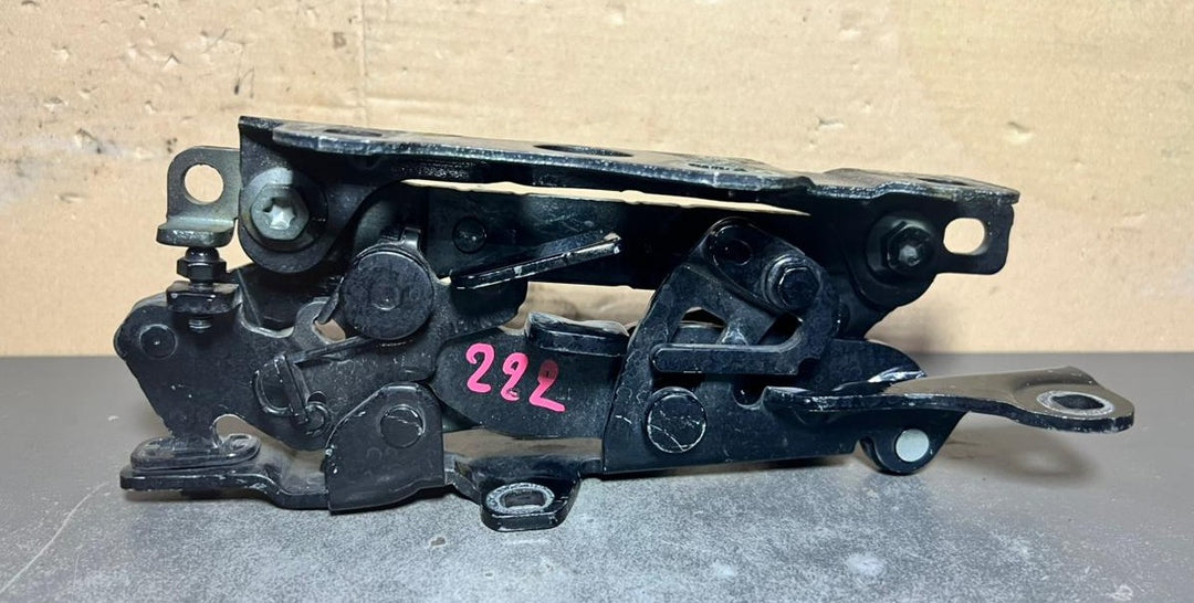 2015-2020 Mercedes-Benz S-Class W222 Front Left Side Bonnet Hinge A222 8800128
