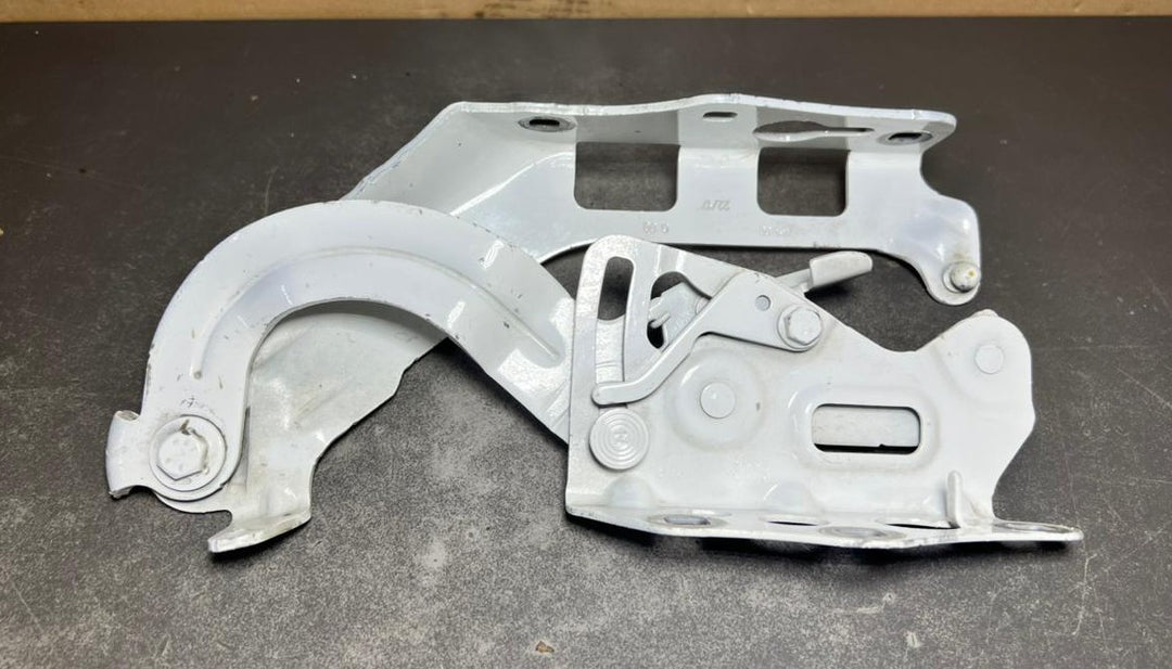 2015-2020 Mercedes-Benz C-Class W205 Front Right Side Bonnet Hinge A205 8800928