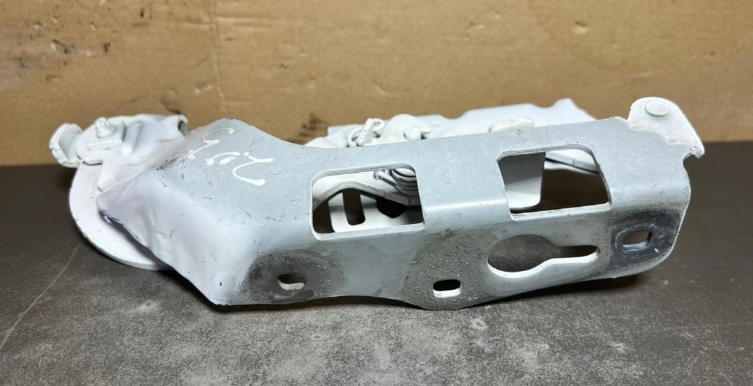 2015-2020 Mercedes-Benz C-Class W205 Front Right Side Bonnet Hinge A205 8800928