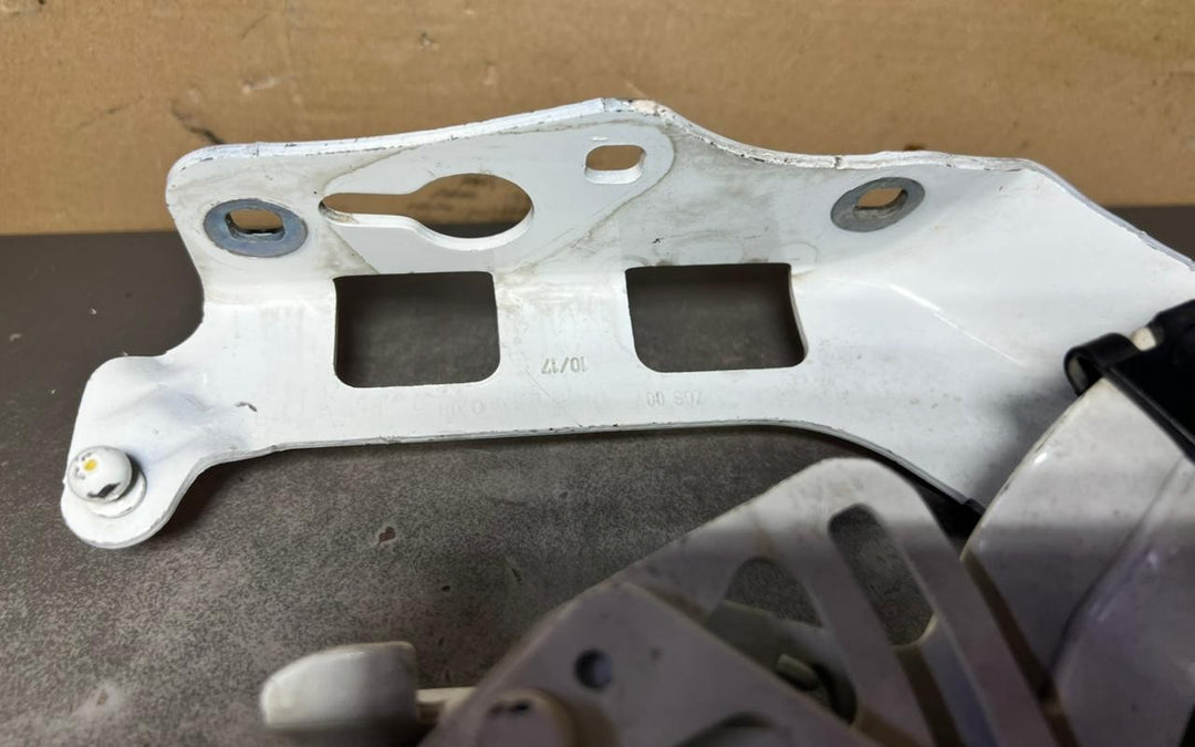 2015-2020 Mercedes-Benz C-Class W205 Front Left Side Bonnet Hinge A205 8800828