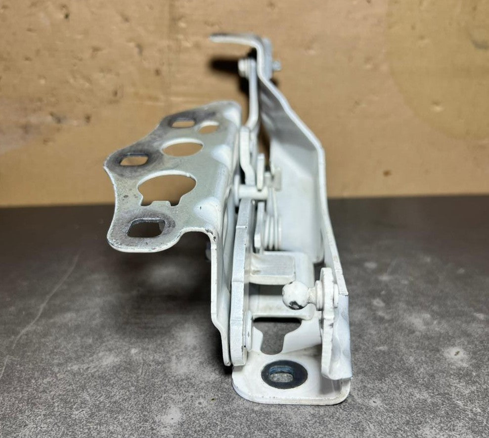 2015-2020 Mercedes-Benz C-Class W205 Front Left Side Bonnet Hinge A205 8800828