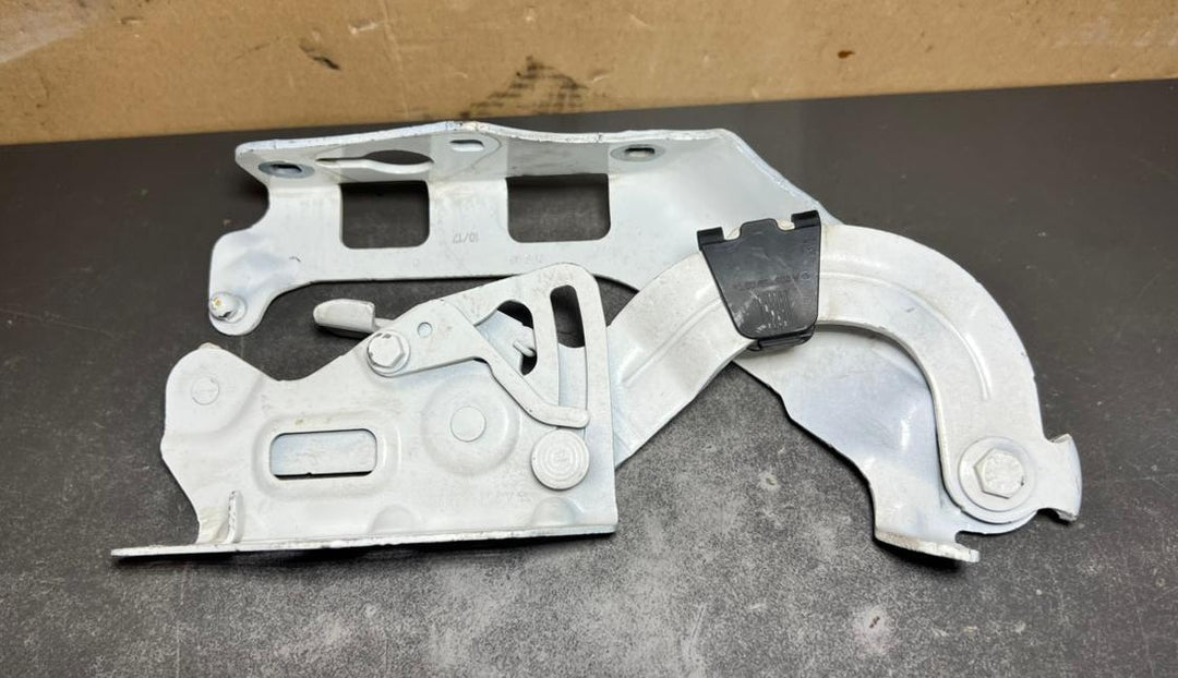 2015-2020 Mercedes-Benz C-Class W205 Front Left Side Bonnet Hinge A205 8800828