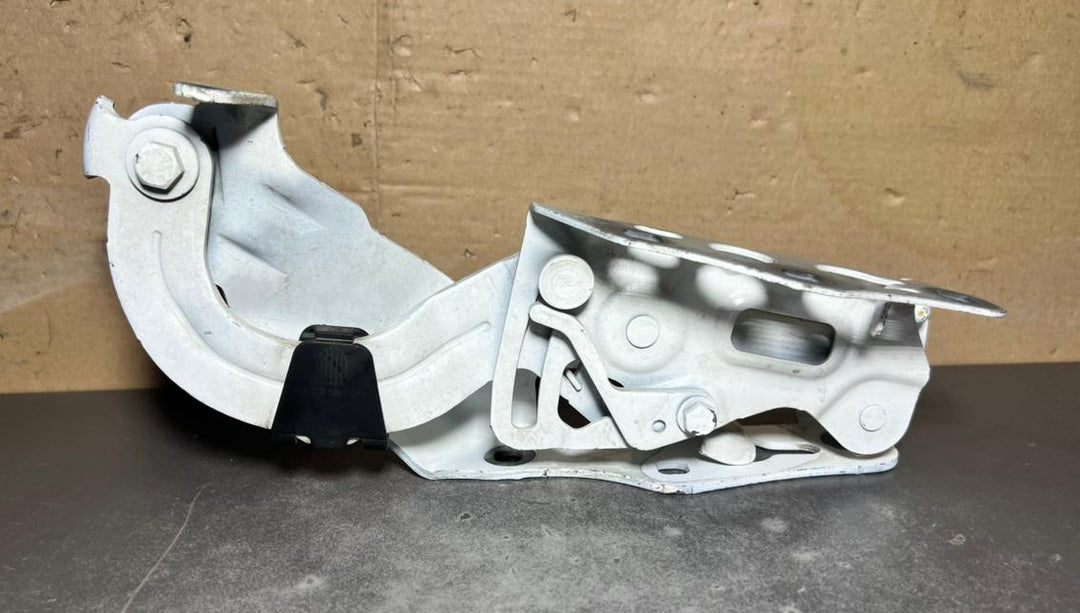 2015-2020 Mercedes-Benz C-Class W205 Front Left Side Bonnet Hinge A205 8800828