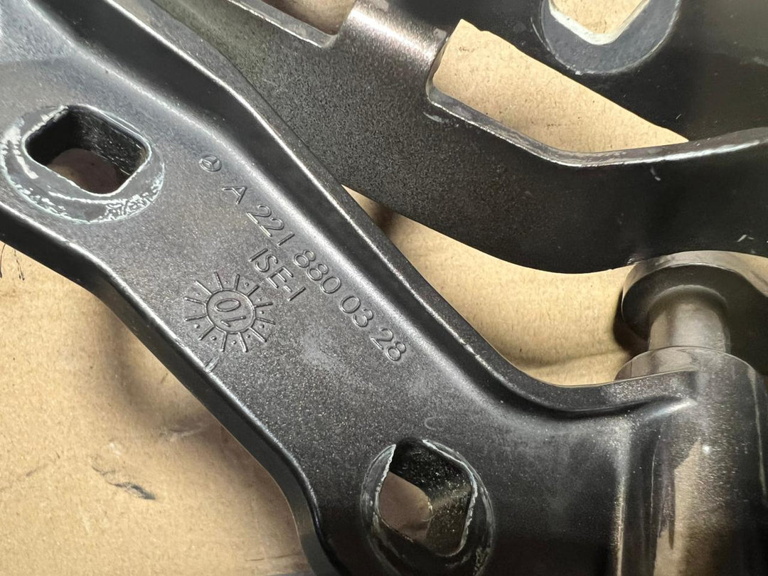 2007-2013 Mercedes-Benz S-Class W221 Front Right Side Bonnet Hinge A221 8800328